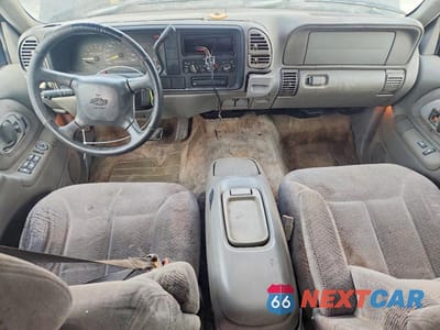Zdjęcie 8 z 13 samochodu: 1999 CHEVROLET SUBURBAN C1500 VIN:3GNEC16R2XG105645 - miniatura