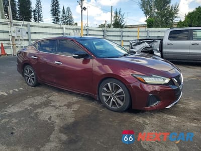 Czwarte zdjęcie samochodu z boku: 2017 NISSAN MAXIMA PLATINUM VIN:1N4AA6AP7HC424209 - miniatura