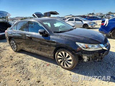 Czwarte zdjęcie samochodu z boku: 2015 HONDA ACCORD HYBRID EXL VIN:1HGCR6F53FA012320 - miniatura
