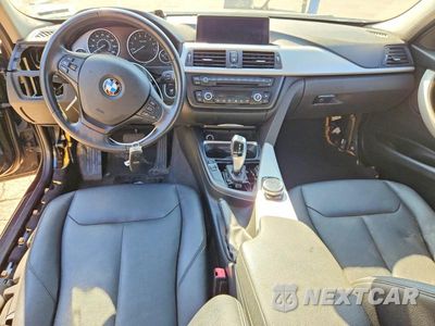 Zdjęcie 8 z 13 samochodu: 2014 BMW 320 I XDRIVE VIN:WBA3C3C51EPV90721 - miniatura