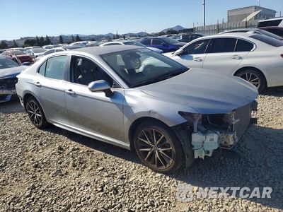 Czwarte zdjęcie samochodu z boku: 2022 TOYOTA CAMRY SE VIN:4T1G11AK4NU669708 - miniatura