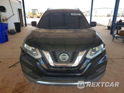 Piąte zdjęcie samochodu w środku: 2018 NISSAN ROGUE SV VIN:5N1AT2MV4JC740823 - miniatura