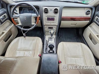 Zdjęcie 8 z 12 samochodu: 2008 LINCOLN MKZ VIN:3LNHM28TX8R610545 - miniatura