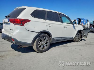 Trzecie zdjęcie samochodu z tyłu: 2018 MITSUBISHI OUTLANDER SE VIN:JA4AZ3A32JZ038776 - miniatura