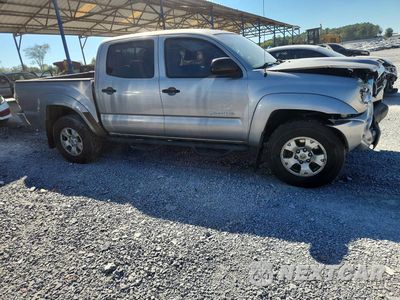 Czwarte zdjęcie samochodu z boku: 2015 TOYOTA TACOMA DOUBLE CAB PRERUNNER VIN:3TMJU4GNXFM175122 - miniatura