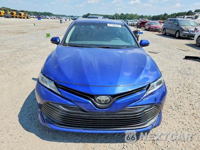 Piąte zdjęcie samochodu w środku: 2018 TOYOTA CAMRY LE VIN:4T1B11HK4JU656371 - miniatura