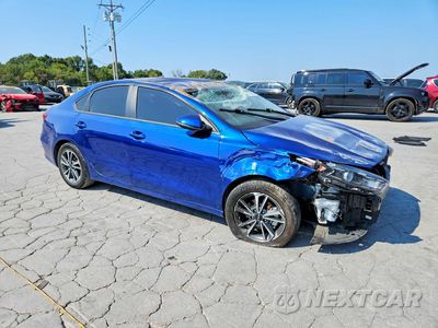 Czwarte zdjęcie samochodu z boku: 2024 KIA FORTE LXS VIN:3KPF24AD8RE760839 - miniatura