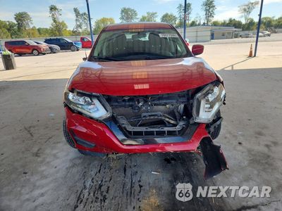 Piąte zdjęcie samochodu w środku: 2017 NISSAN ROGUE S VIN:JN8AT2MT4HW395146 - miniatura