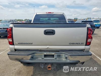 Zdjęcie 6 z 12 samochodu: 2005 CHEVROLET SILVERADO K2500 HEAVY DUTY VIN:1GCHK232X5F840295 - miniatura