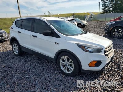 Czwarte zdjęcie samochodu z boku: 2018 FORD ESCAPE S VIN:1FMCU0F71JUA24237 - miniatura