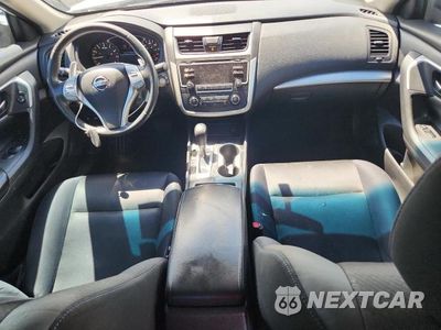 Zdjęcie 8 z 12 samochodu: 2017 NISSAN ALTIMA 2.5 SR VIN:1N4AL3AP1HC491056 - miniatura