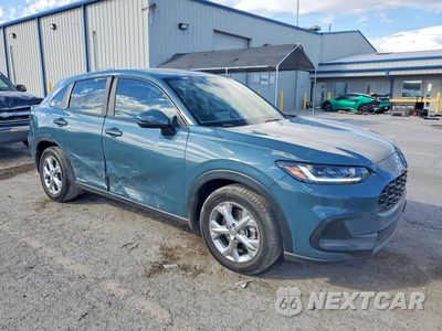 Czwarte zdjęcie samochodu z boku: 2023 HONDA HR-V LX VIN:3CZRZ2H3XPM747646 - miniatura