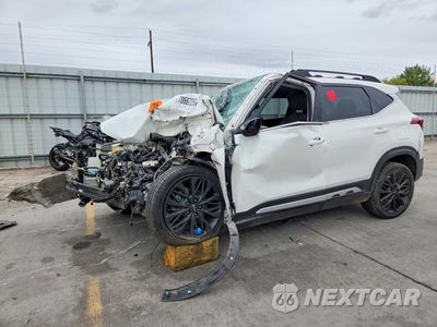 2023 KIA SELTOS NIGHTFALL KNDEUCA22P7404916 - główne zdjęcie licytacji z USA - miniatura