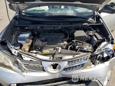 Zdjęcie 12 z 13 samochodu: 2015 TOYOTA RAV4 LE VIN:JTMZFREV0FJ028334 - miniatura