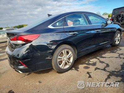 Trzecie zdjęcie samochodu z tyłu: 2019 HYUNDAI SONATA LIMITED VIN:5NPE34AF8KH821893 - miniatura