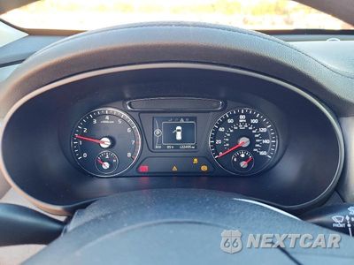 Zdjęcie 9 z 13 samochodu: 2018 KIA SORENTO L VIN:5XYPG4A38JG426928 - miniatura