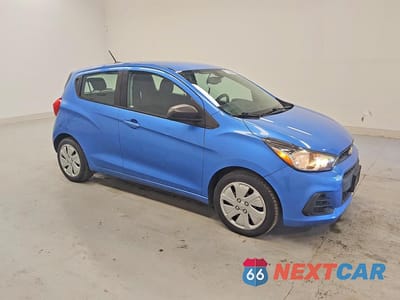 Czwarte zdjęcie samochodu z boku: 2018 CHEVROLET SPARK LS VIN:KL8CB6SA0JC472272 - miniatura