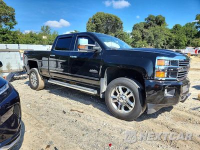 Czwarte zdjęcie samochodu z boku: 2017 CHEVROLET SILVERADO K2500 HIGH COUNTRY VIN:1GC1KXEY3HF107526 - miniatura