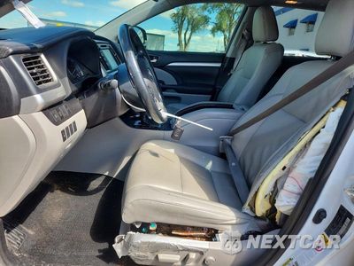 Zdjęcie 7 z 13 samochodu: 2019 TOYOTA HIGHLANDER XLE VIN:5TDJZRFH9KS573233 - miniatura