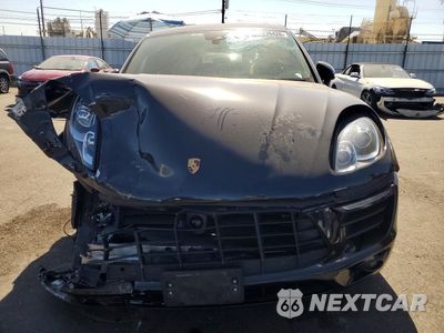 Piąte zdjęcie samochodu w środku: 2018 PORSCHE MACAN VIN:WP1AA2A59JLB00104 - miniatura