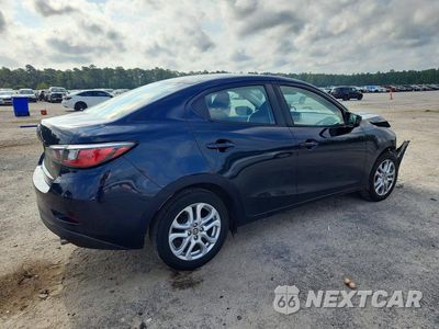 Trzecie zdjęcie samochodu z tyłu: 2018 TOYOTA YARIS IA BASE VIN:3MYDLBYV9JY302691 - miniatura