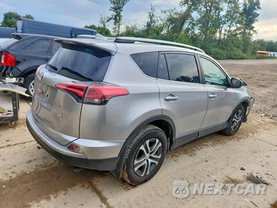 Trzecie zdjęcie samochodu z tyłu: 2018 TOYOTA RAV4 LE VIN:JTMZFREV0JJ192546 - miniatura