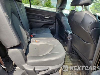 Zdjęcie 10 z 12 samochodu: 2026 TOYOTA GRAND HIGHLANDER XLE VIN:5TDAAAB54TS105660 - miniatura