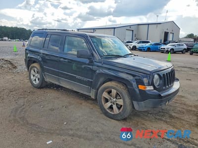 Czwarte zdjęcie samochodu z boku: 2016 JEEP PATRIOT SPORT VIN:1C4NJPBB7GD590386 - miniatura