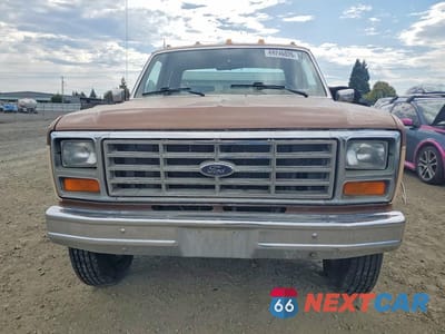 Piąte zdjęcie samochodu w środku: 1986 FORD F-250 VIN:1FTHX25L9GKB86729 - miniatura