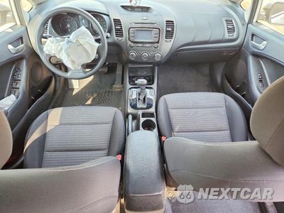 Zdjęcie 8 z 12 samochodu: 2018 KIA FORTE LX VIN:3KPFL4A71JE170025 - miniatura