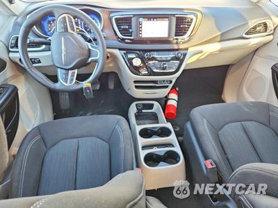 Zdjęcie 8 z 14 samochodu: 2023 CHRYSLER VOYAGER LX VIN:2C4RC1CG6PR564359 - miniatura