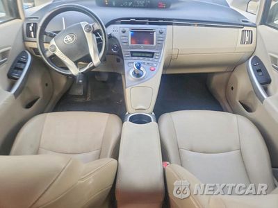 Zdjęcie 8 z 13 samochodu: 2015 TOYOTA PRIUS FIVE VIN:JTDKN3DUXF0402996 - miniatura