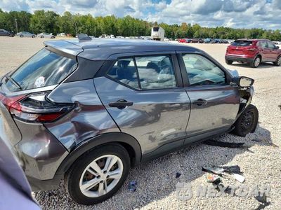 Trzecie zdjęcie samochodu z tyłu: 2022 NISSAN KICKS S VIN:3N1CP5BVXNL500677 - miniatura