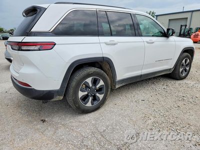 Trzecie zdjęcie samochodu z tyłu: 2024 JEEP GRAND CHEROKEE LIMITED 4XE VIN:1C4RJYB65RC115984 - miniatura