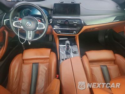 Zdjęcie 8 z 12 samochodu: 2018 BMW M5 VIN:WBSJF0C51JB282562 - miniatura