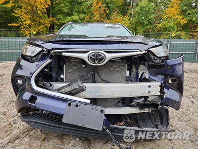 Piąte zdjęcie samochodu w środku: 2022 TOYOTA HIGHLANDER XLE VIN:5TDGZRBH1NS232008 - miniatura