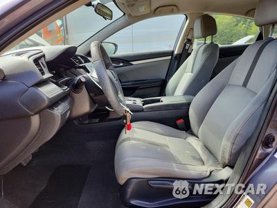 Zdjęcie 7 z 12 samochodu: 2017 HONDA CIVIC LX VIN:19XFC2F55HE003589 - miniatura