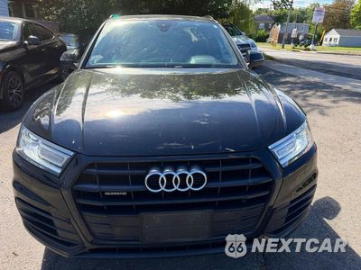 Piąte zdjęcie samochodu w środku: 2020 AUDI Q5 PREMIUM VIN:WA1ANAFY5L2091679 - miniatura