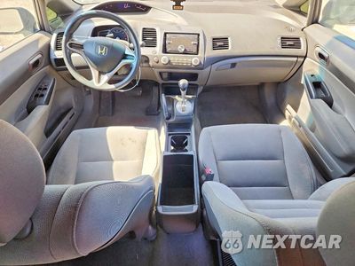 Zdjęcie 8 z 12 samochodu: 2010 HONDA CIVIC VP VIN:19XFA1F3XAE004449 - miniatura