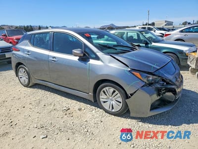 Czwarte zdjęcie samochodu z boku: 2023 NISSAN LEAF S VIN:1N4AZ1BV3PC555175 - miniatura