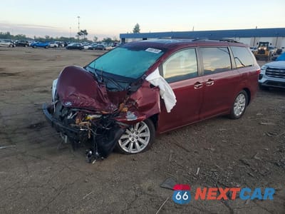 2015 TOYOTA SIENNA XLE 7-PASSENGER 5TDDK3DC2FS106909 - główne zdjęcie licytacji z USA - miniatura