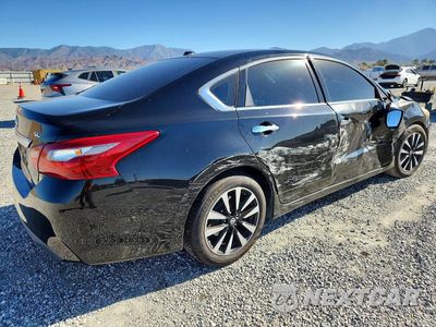 Trzecie zdjęcie samochodu z tyłu: 2018 NISSAN ALTIMA 2.5 SL VIN:1N4AL3AP1JC229155 - miniatura