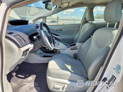 Zdjęcie 7 z 12 samochodu: 2015 TOYOTA PRIUS FOUR VIN:JTDKN3DU3F0481489 - miniatura