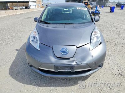 Piąte zdjęcie samochodu w środku: 2017 NISSAN LEAF SV VIN:1N4BZ0CPXHC311572 - miniatura