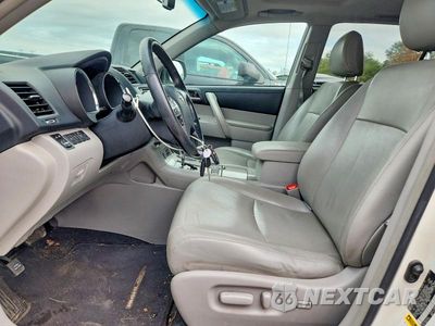 Zdjęcie 7 z 12 samochodu: 2013 TOYOTA HIGHLANDER SE VIN:5TDBK3EH8DS212067 - miniatura