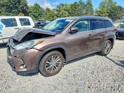 2018 TOYOTA HIGHLANDER XLE 5TDJZRFH7JS822899 - główne zdjęcie licytacji z USA - miniatura