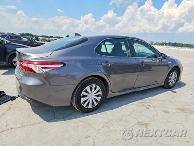 Trzecie zdjęcie samochodu z tyłu: 2020 TOYOTA CAMRY LE VIN:4T1C31AK2LU519652 - miniatura
