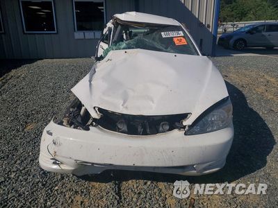 Piąte zdjęcie samochodu w środku: 2002 TOYOTA CAMRY LE VIN:4T1BE32K32U063823 - miniatura