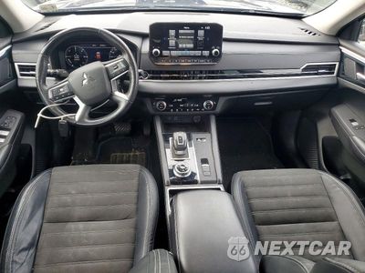Zdjęcie 8 z 12 samochodu: 2023 MITSUBISHI OUTLANDER SE VIN:JA4T5UA92PZ013433 - miniatura