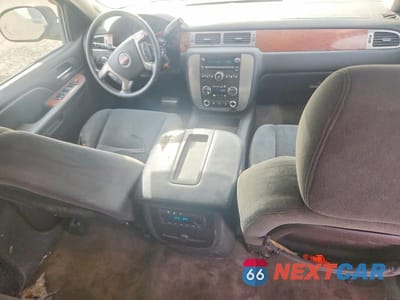Zdjęcie 8 z 13 samochodu: 2008 GMC YUKON XL K1500 VIN:1GKFK16368J145839 - miniatura